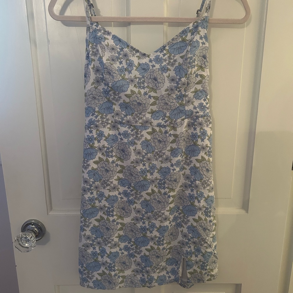 Hollister floral blue dress size small never